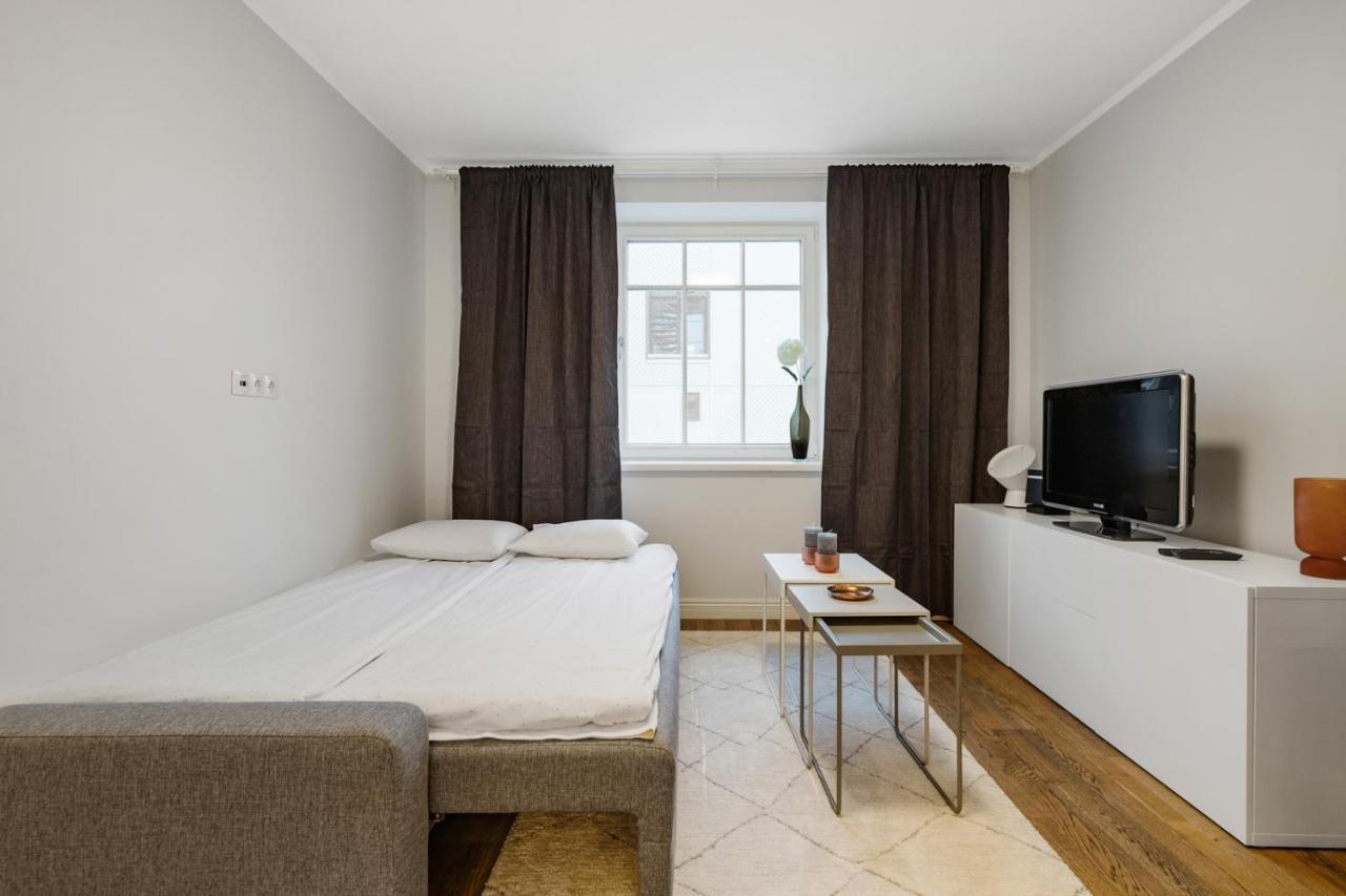 Apartamento Charming 1Br In Superb Location, Free Parking & Wi-Fi Tallin Exterior foto