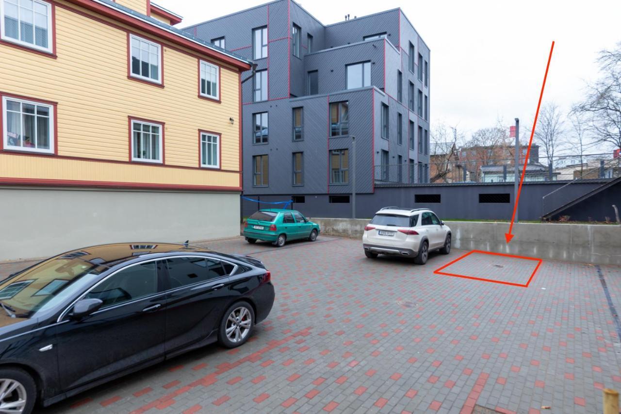 Apartamento Charming 1Br In Superb Location, Free Parking & Wi-Fi Tallin Exterior foto